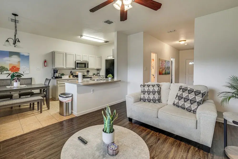 Suburban San Antonio Stay Near Parks & Hospitals