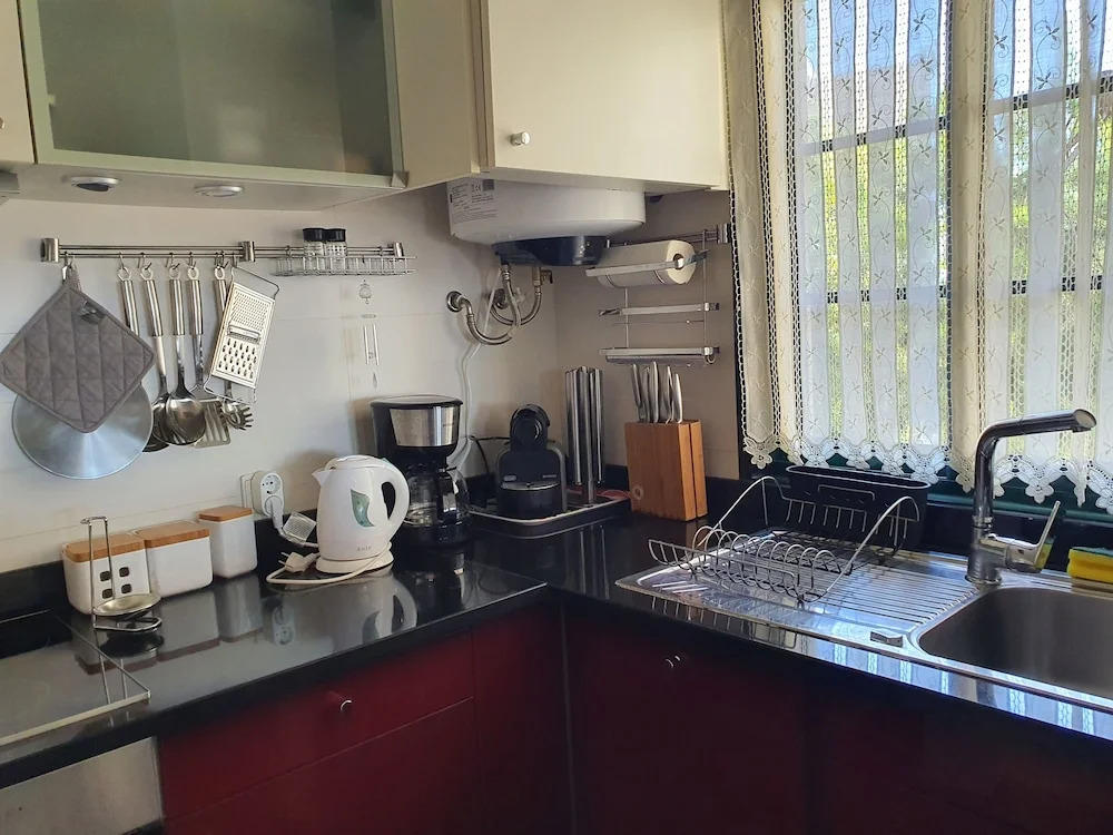 Luzia's Apartment - 2 Bedroom Apartment Sleeps 4