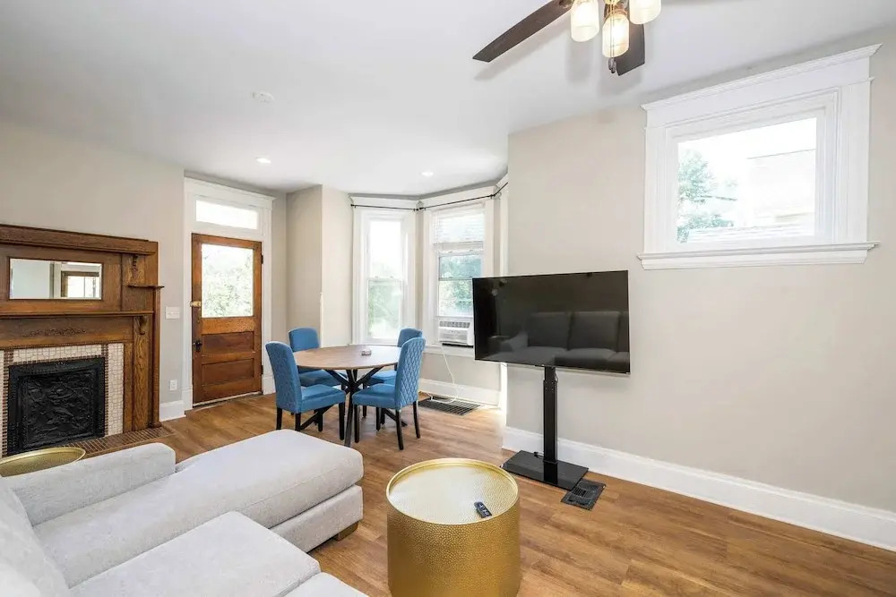Ludlow Lodge w/ City Views