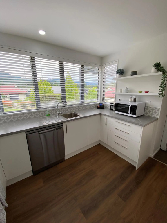 *** LAKE VILLA 467 ***