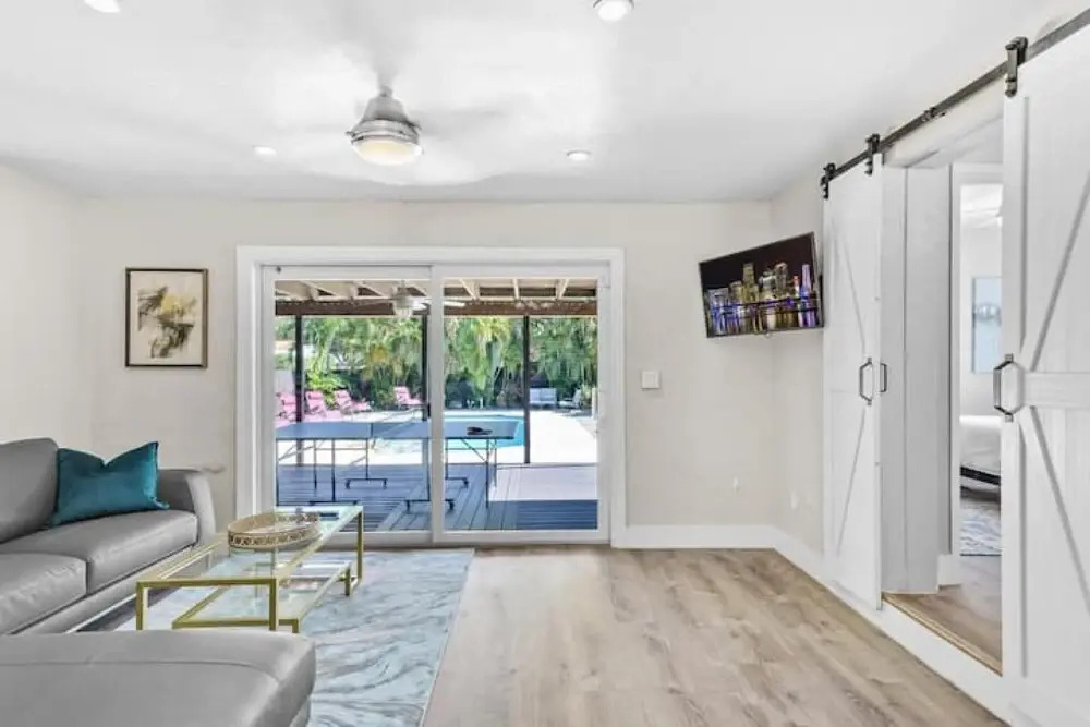 Dream 4 Bed Oasis With Pool Parking For 2 Cars