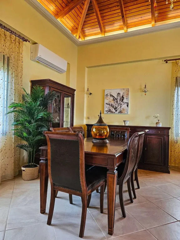 Villa Aitheras with sea views and garden