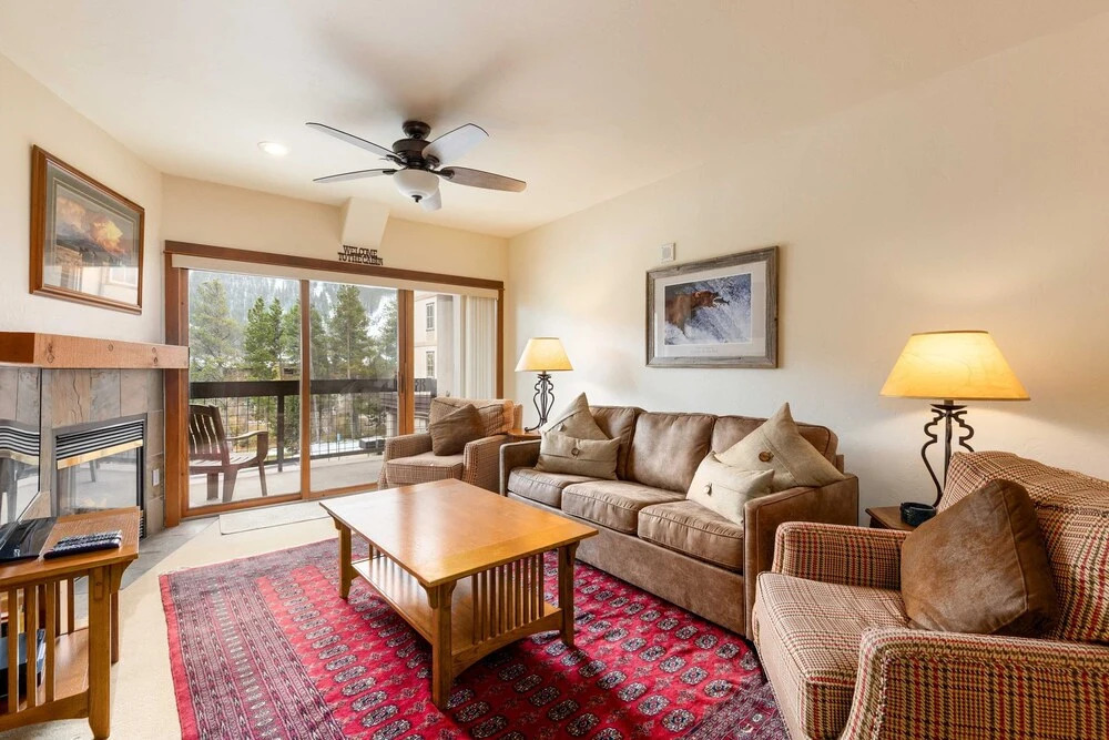 212 Oro Grande 2 Bedroom Condo by Redawning