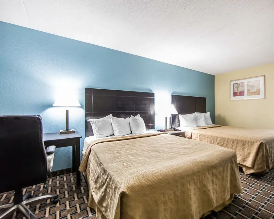 Quality Inn & Suites West Waterpark
