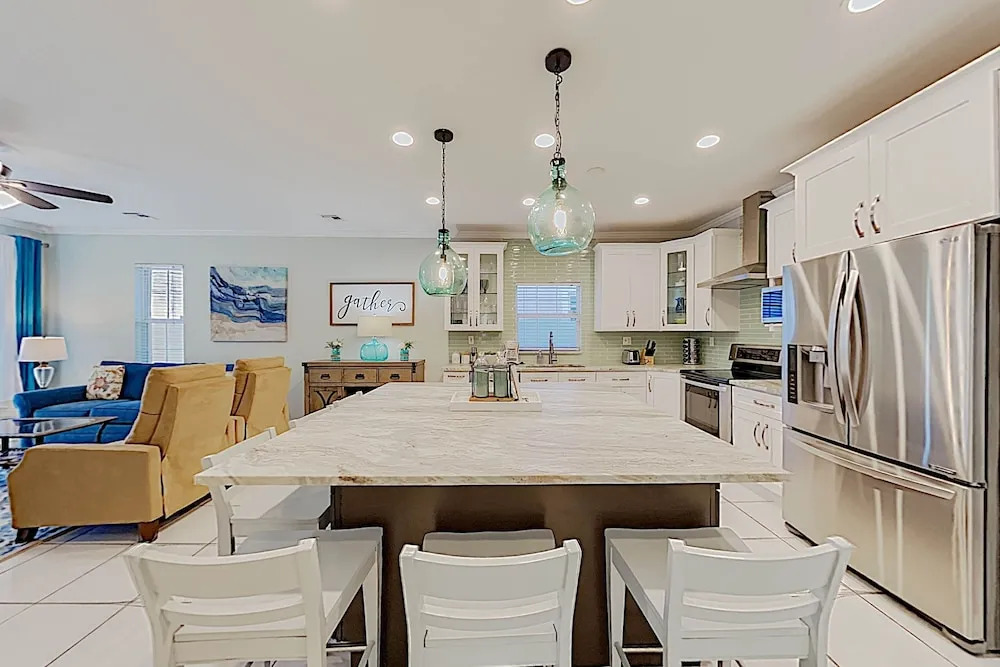 New Listing! Designer Beach W/ Bikes 3 Bedroom Home