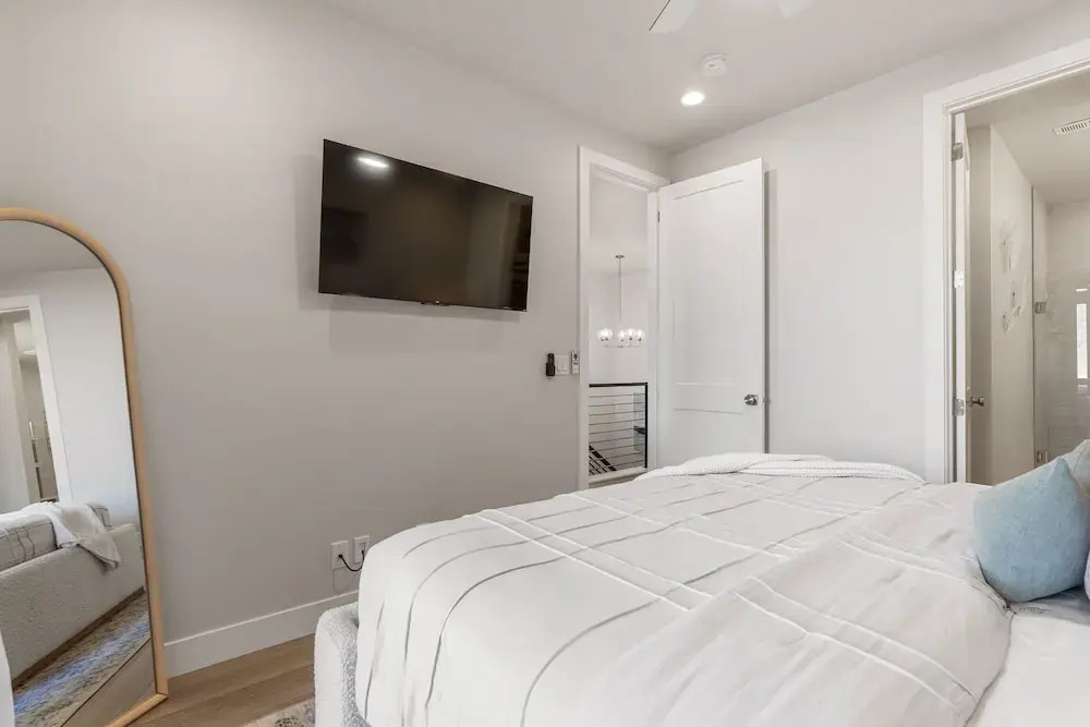 Sandy Cheeks 6 Bedroom Townhouse