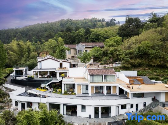 Yunmanli · Elegant Mountain Panorama | Zen Guesthouse (Terrace, Upper Jiuhua Mountain)