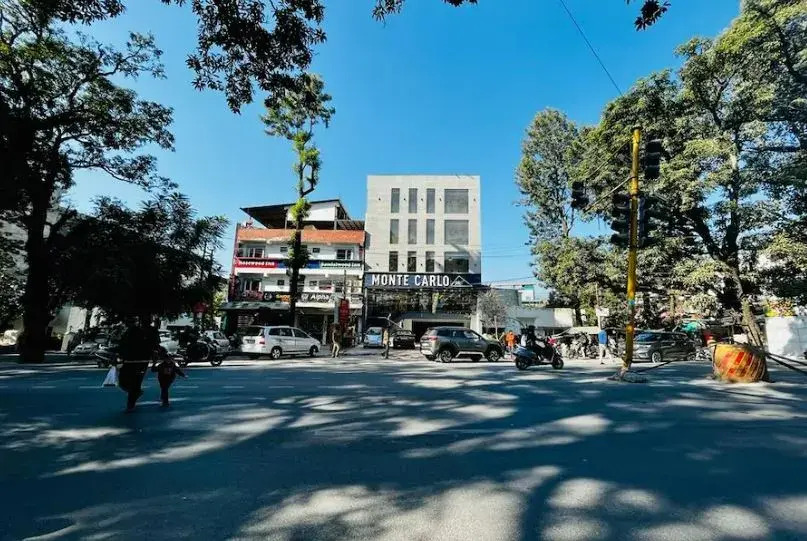 Hotel Limewood Residency