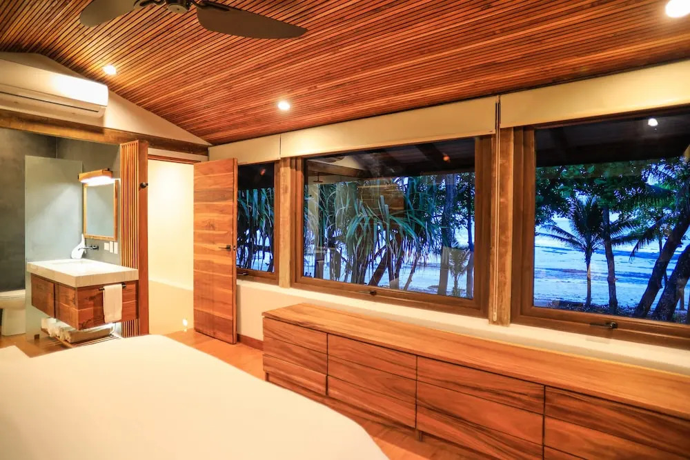 Nekaui Beachfront Villa 1 - Experience Nature