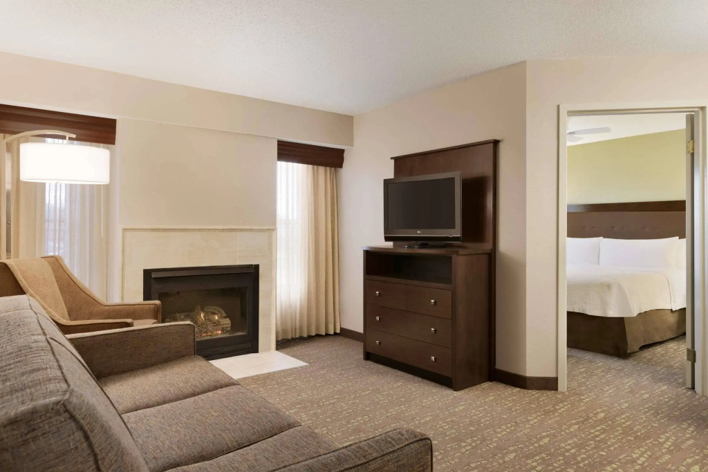 Homewood Suites by Hilton Toledo-Maumee
