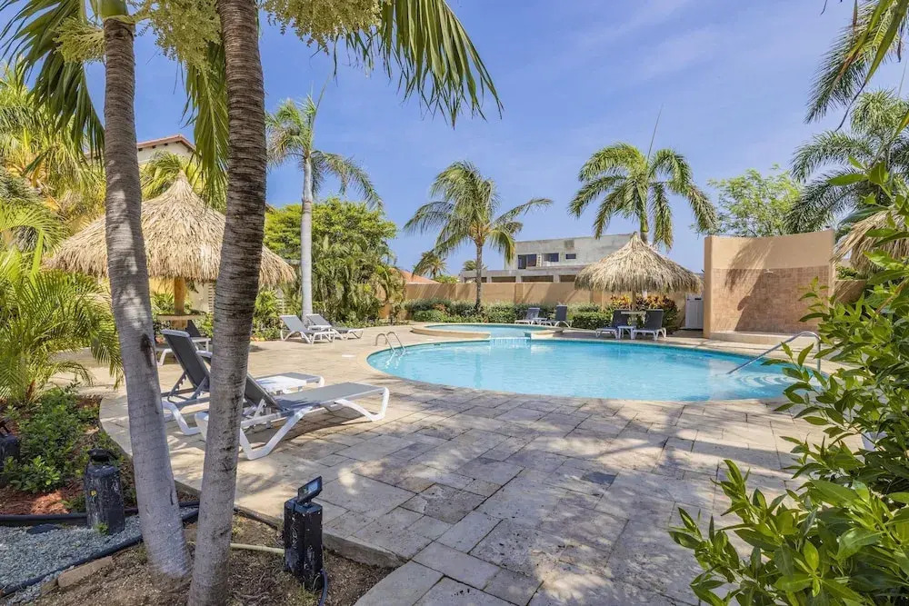 Gold Coast Townhome w Pools GYM 24 7 Security