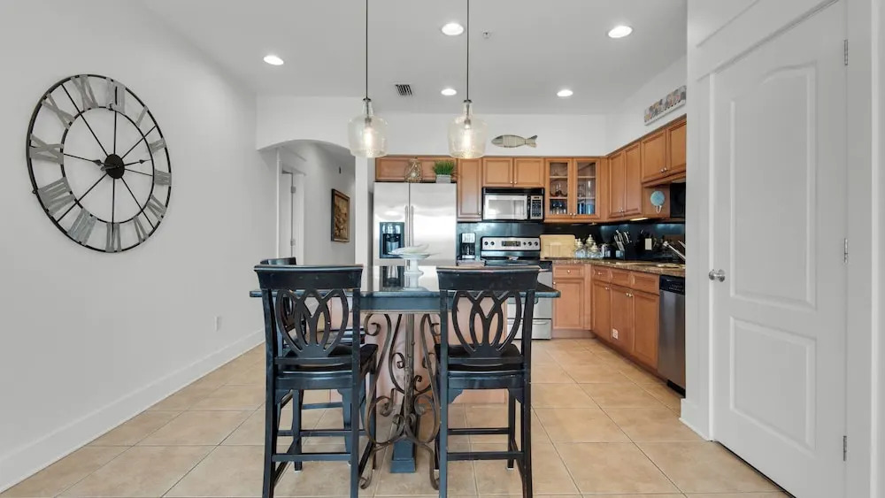 5 Minutes to Beach - Large Complex Pool