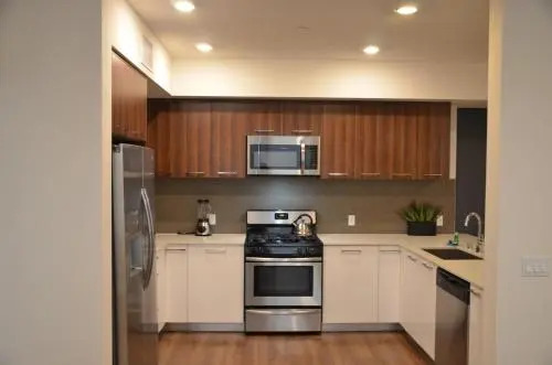 Hollywood Education Square 30 Day Rentals