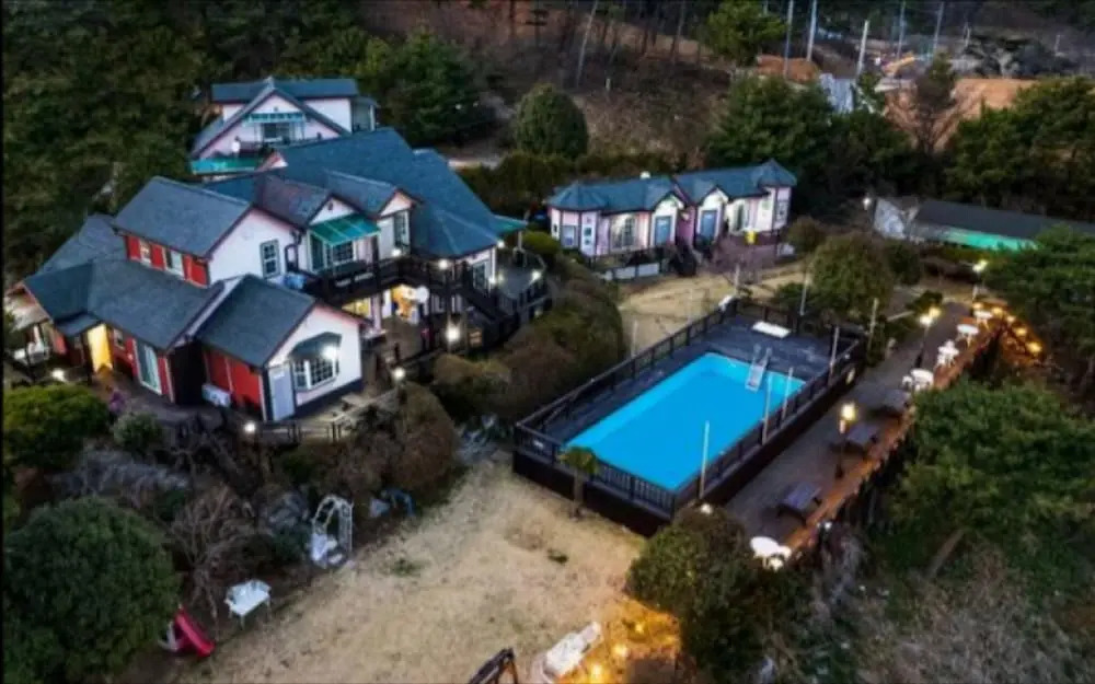 Taean (Anmyeondo) Time Travel Pension
