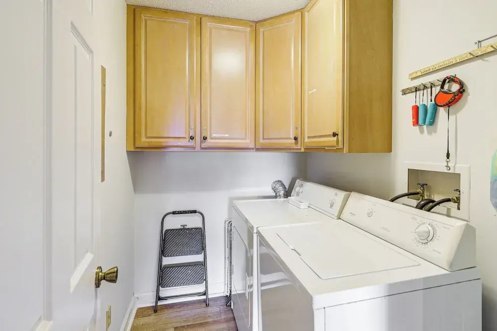 3 Mi to Slopes! Mtn-view Condo in Banner Elk
