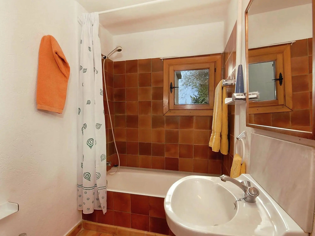 Luxurious Country House With Heated Pool for 8 People in Pollensa