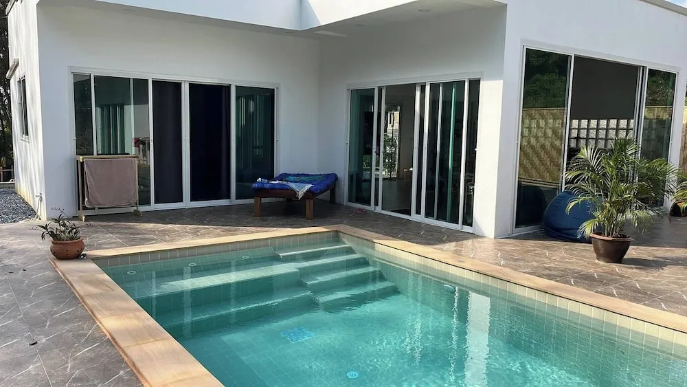 Baan ton mai 2 Bedrooms 400 m From the Beach