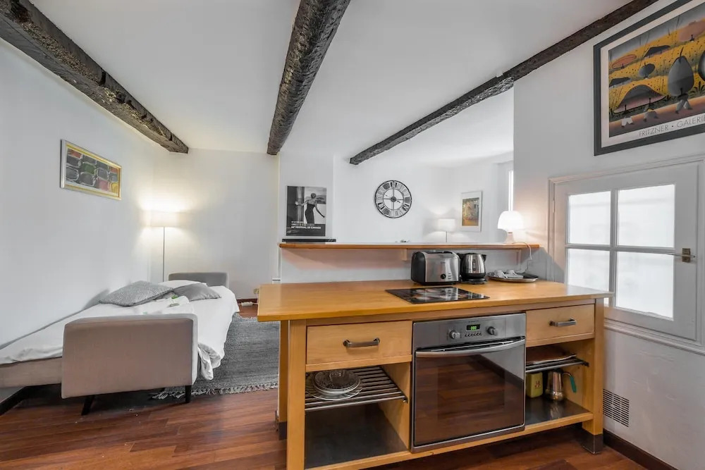 Charliz Apartment 2 - Near Palace of Festivals and Conferences