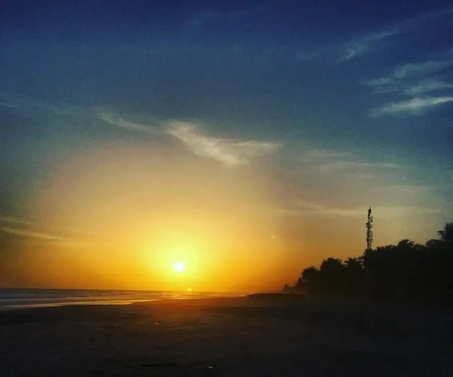 Kame Surf Camp & School Sunset Beach Bar