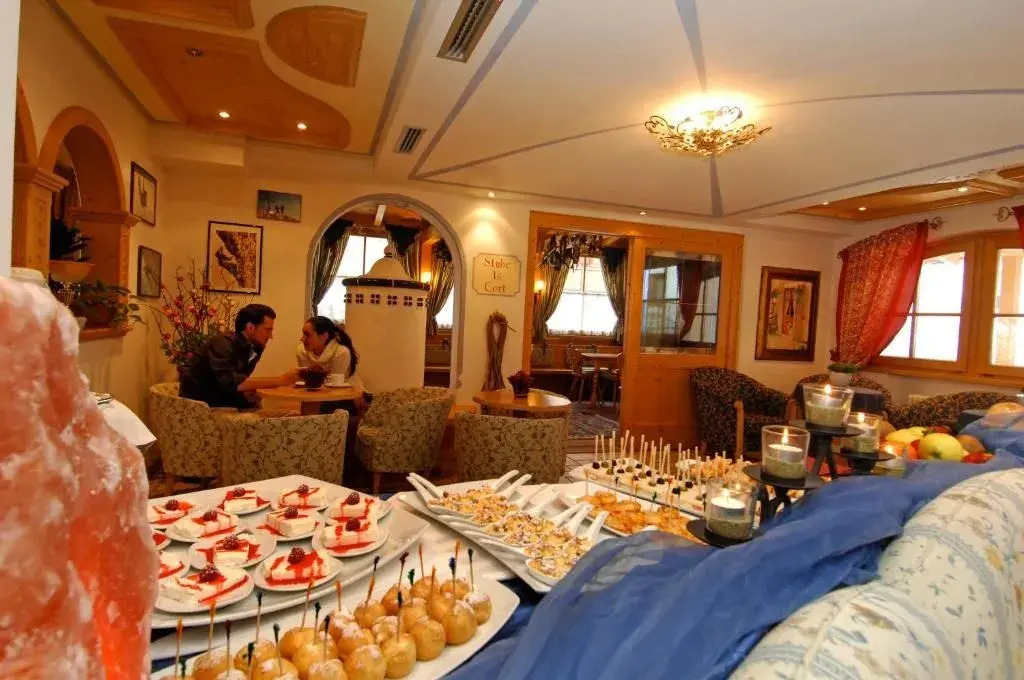 Nivis Hotel