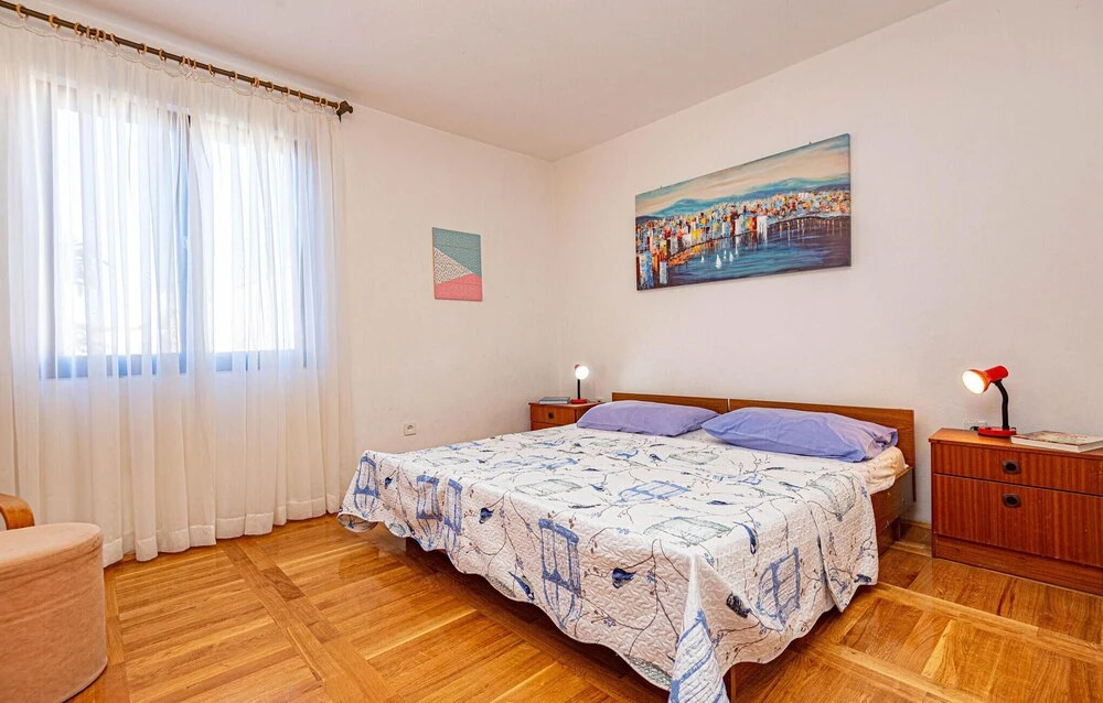 Nice Apartment in Brodarica With 3 Bedrooms and Wifi