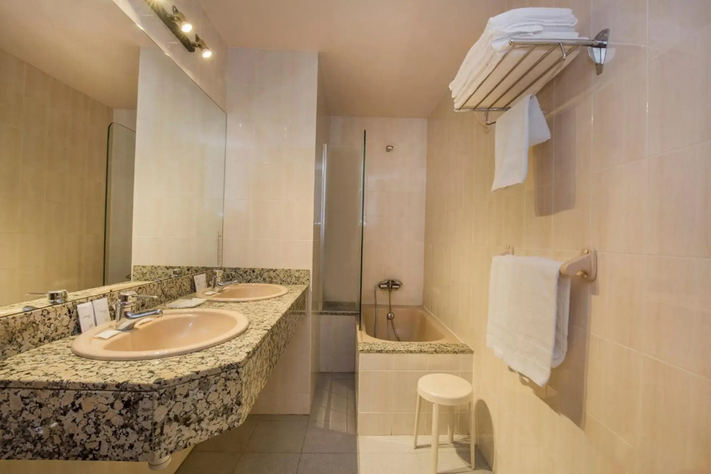 Hotel Cervol by Nexta