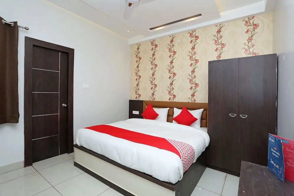 Capital O 26711 Mukesh Palace