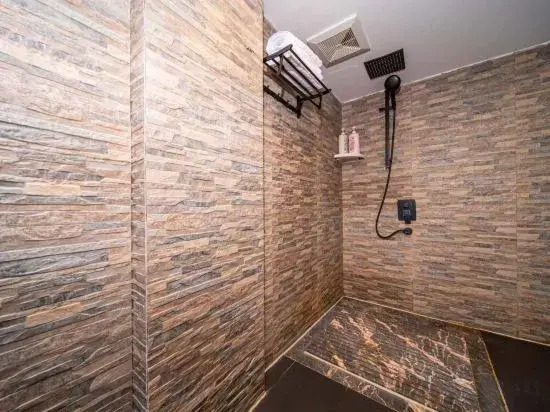 Xiangyang Youth Fengshang Hotel