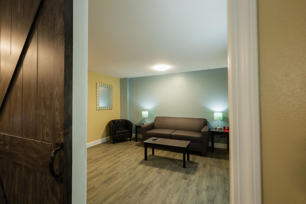 Hawthorn Suites by Wyndham St. Robert