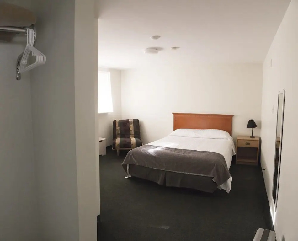 Asessippi Inn