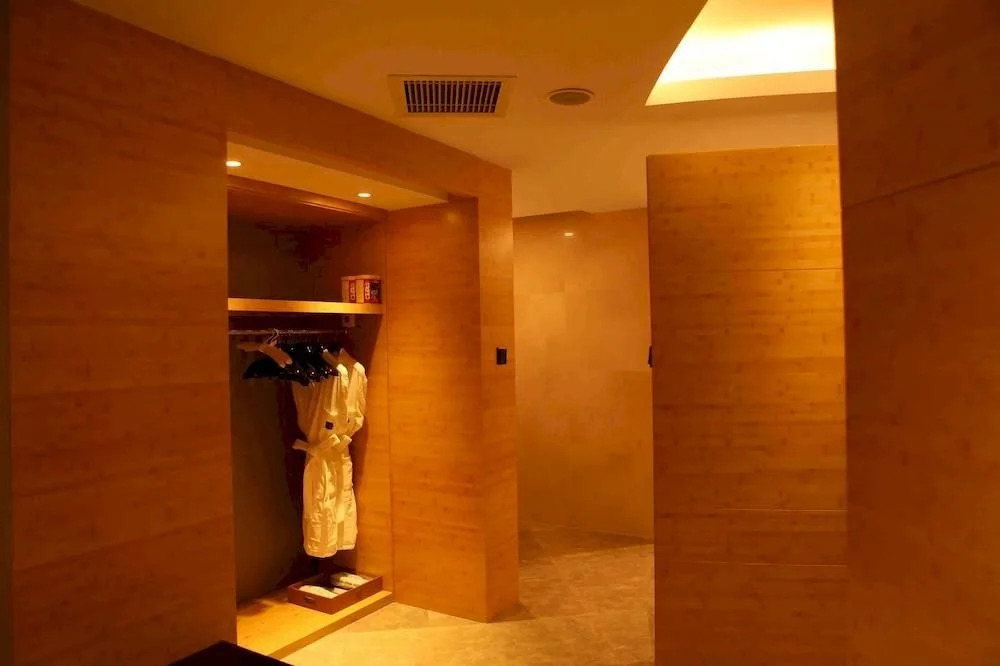 Tianmu Lake Grand Metropark Hot Spring Hotel - Liyang