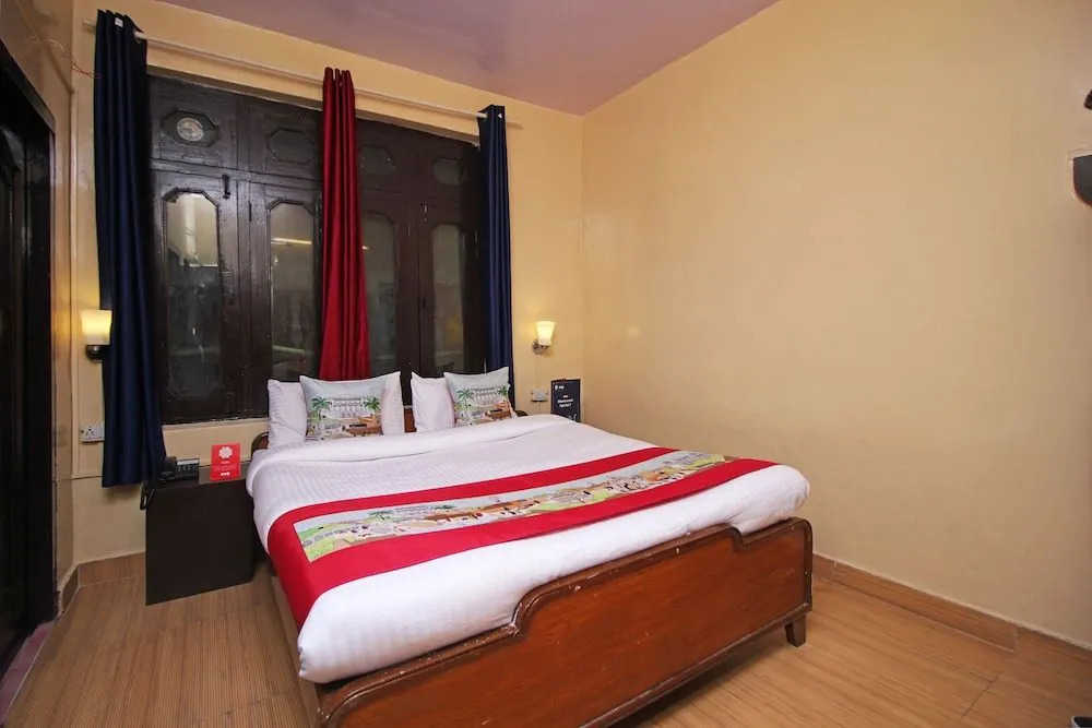 OYO 8793 Home Stay near Mall Road