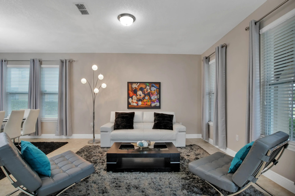 7 Bedrooms / 5 Bathrooms / Solterra (4103 OD), Davenport, US