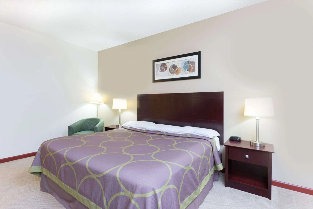 Super 8 by Wyndham Beaver Falls