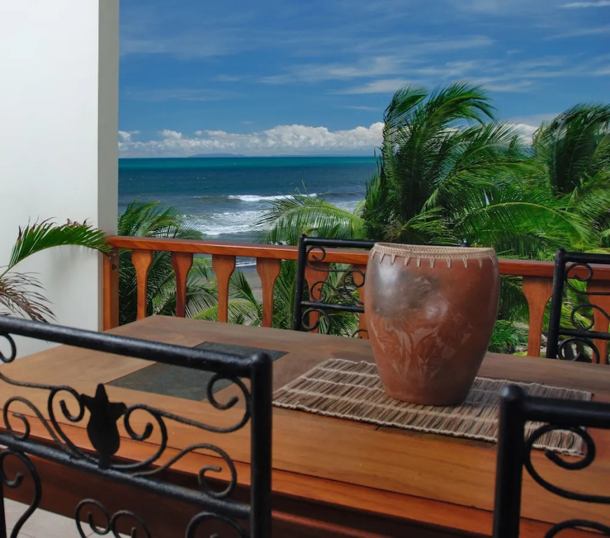 Bahia Azul 2A beachfront, Jaco Beach, 1st floor