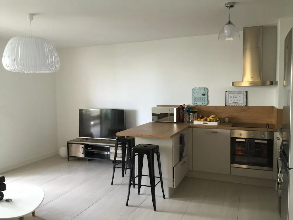 Apartment With one Bedroom in Lattes, With Wonderful City View, Pool Access, Furnished Terrace - 5 km From the Beach