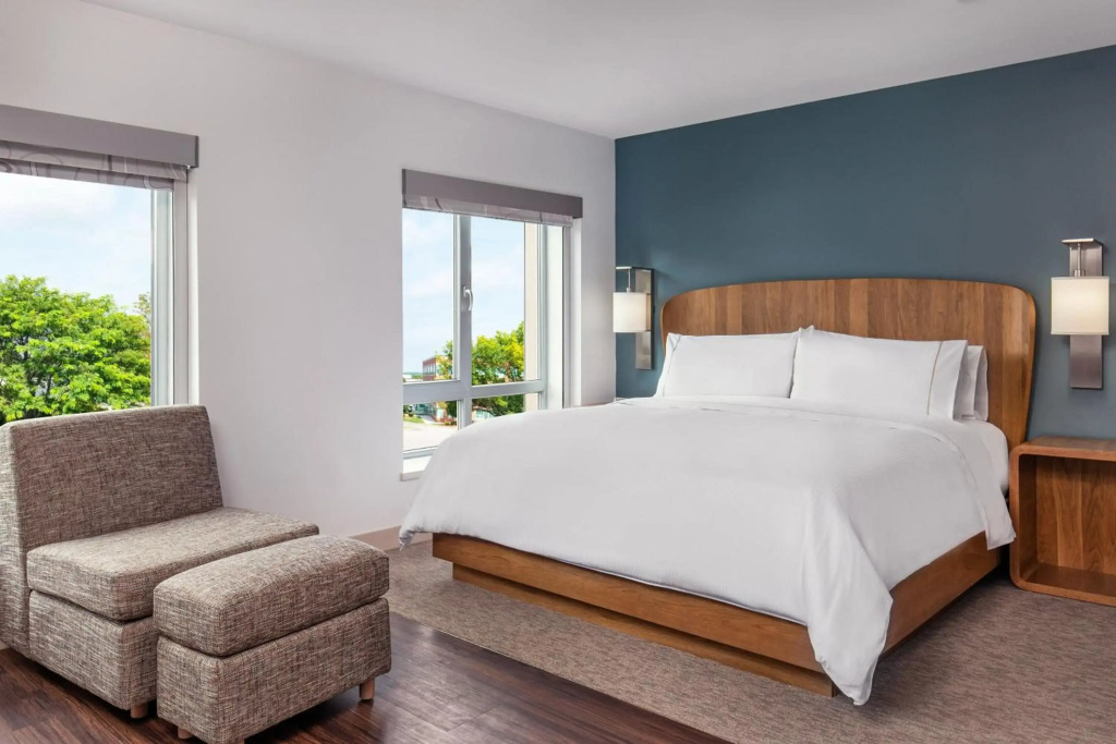 Hawthorn Suites by Wyndham Lowell