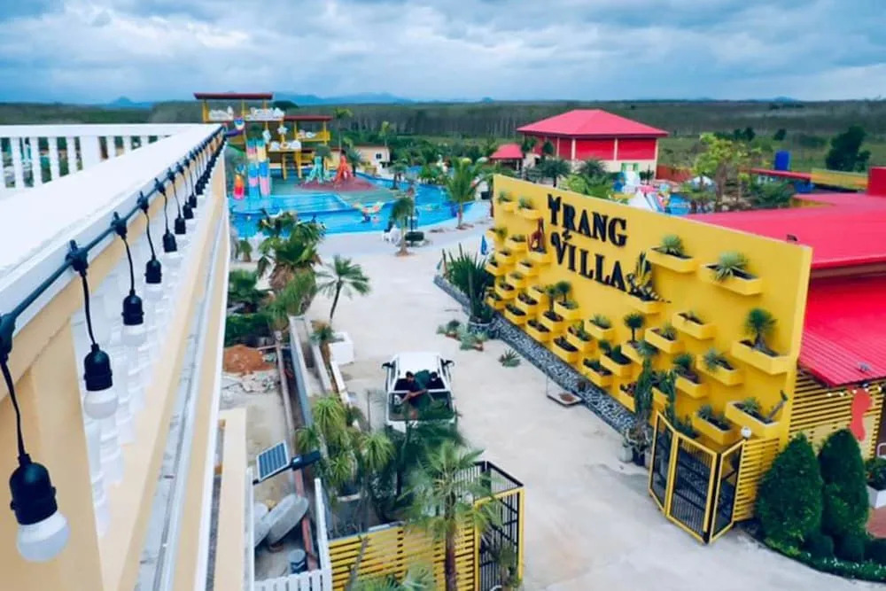 Trang Oasis Waterpark Hotel