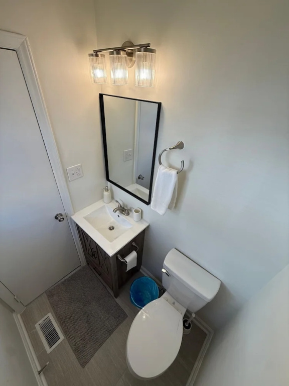 Newly Renovated 3 Bedroom House in Lakewood