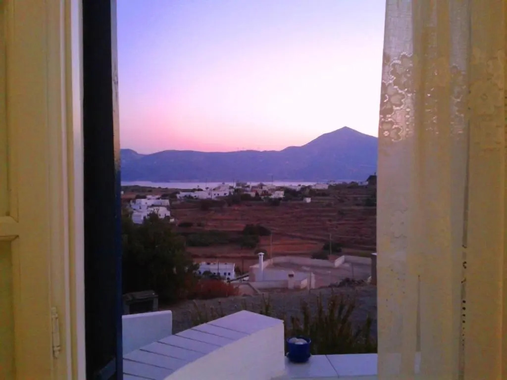 Georgia Rooms Milos