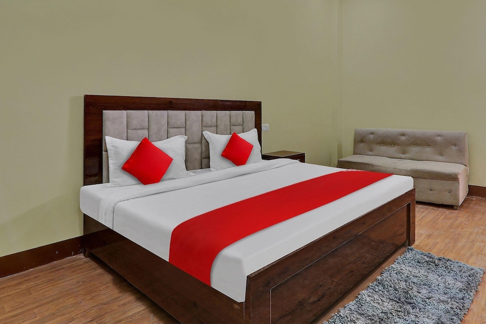 Hotel O Takrohi Hospital Road