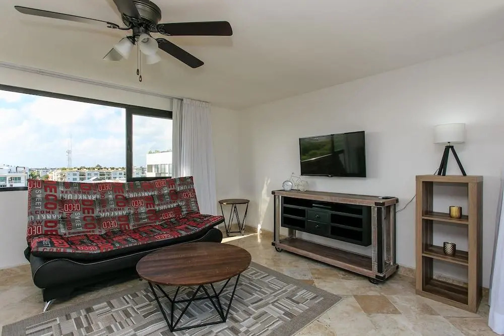 A-Nah Apartments, Rooftop Pool, walking distance to 5th avenue