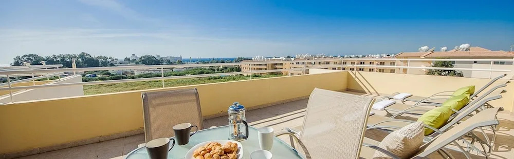 Oceanview Luxury Apartment 064