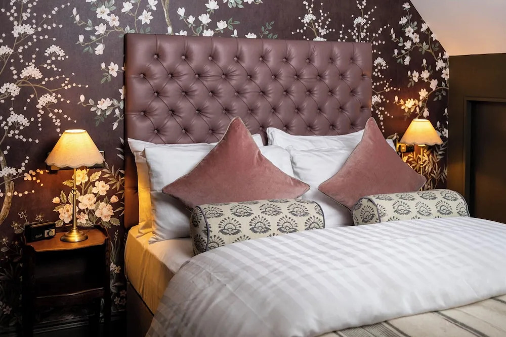 The Red Lion Hotel