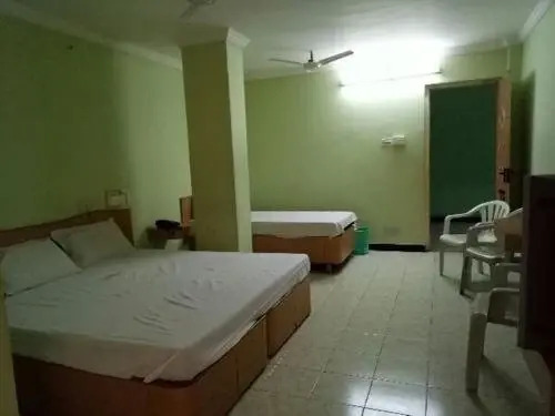 Sri Annapoorna Lodge