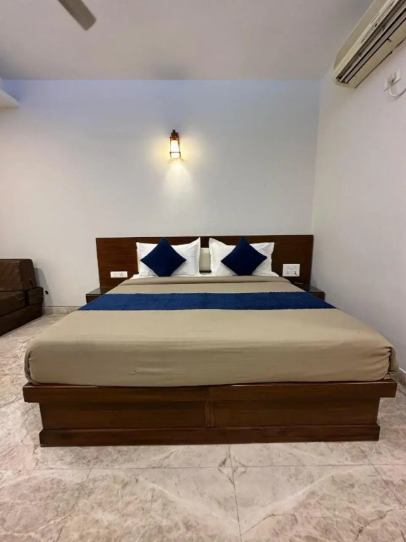 1 BR Boutique stay in Rohini, New Delhi (65C1), by GuestHouser