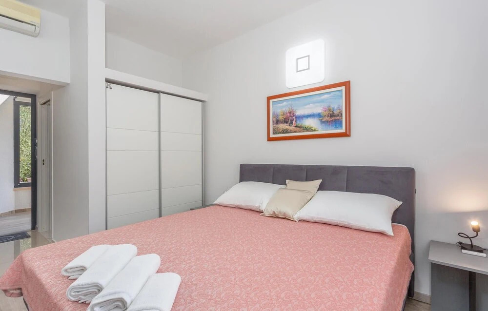Stunning Apartment in Malinska With Outdoor Swimming Pool, Wifi and Swimming Pool