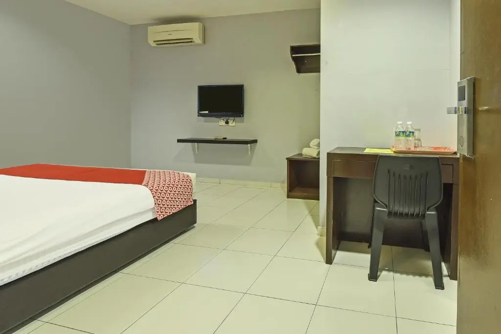 Hotel O M Three Hotel