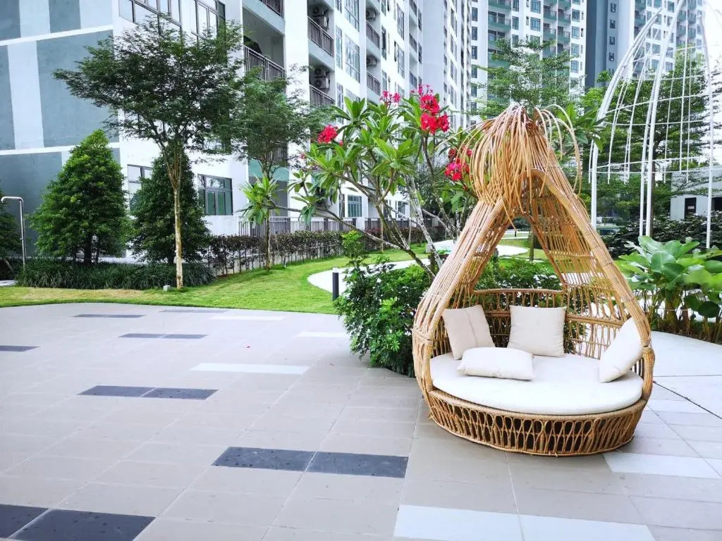 YOLO Budget CONDO Premium Facilities