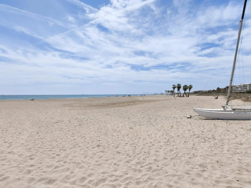 Global Properties, Apartamento con terraza y piscina a un paso de la playa